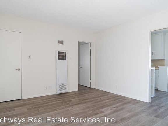 5th image of 1524 -1528 Stanford Street 1524 #E