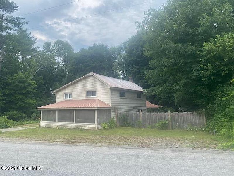 2nd image of 8 Byrd Pond Road