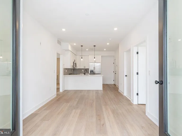 2002 Frankford Ave #201 — Photo 6