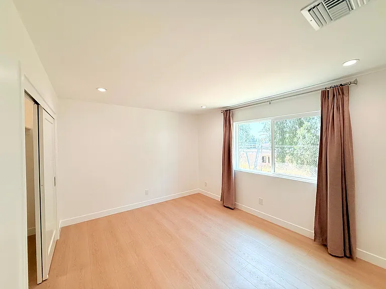 10839 Fellows Avenue — Photo 32