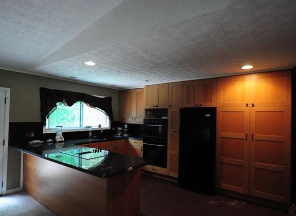 4th image of 3060 Alberta Dr