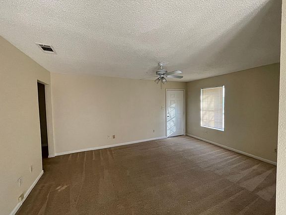 3rd image of 622 Crestbrook Ln #4