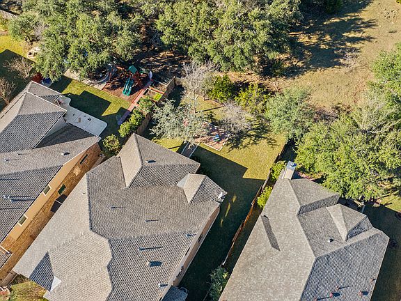 3rd image of 529 Purtis Creek Ln