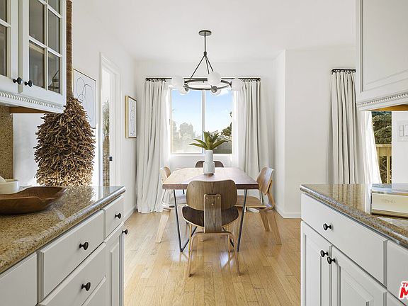 5th image of 1021 12th St APT 301