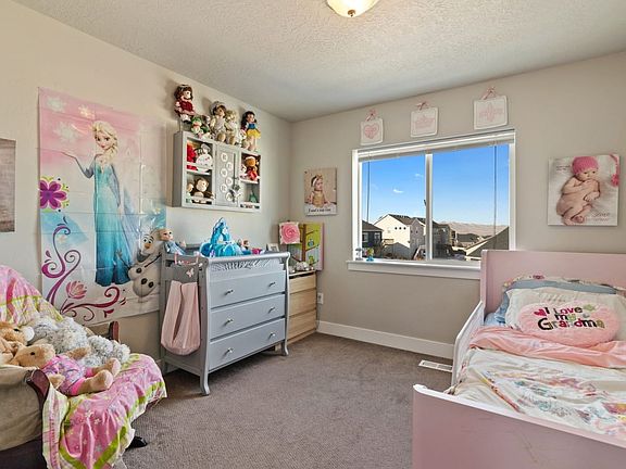 4th image of 512 W Deer Meadow Dr
