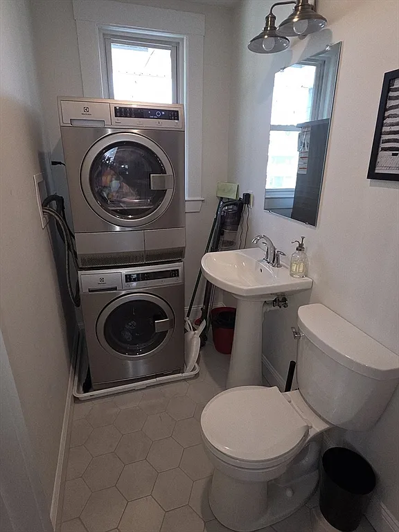 3 bed, 1.5 bath, 1002 sqft, $3,500 — Photo 3
