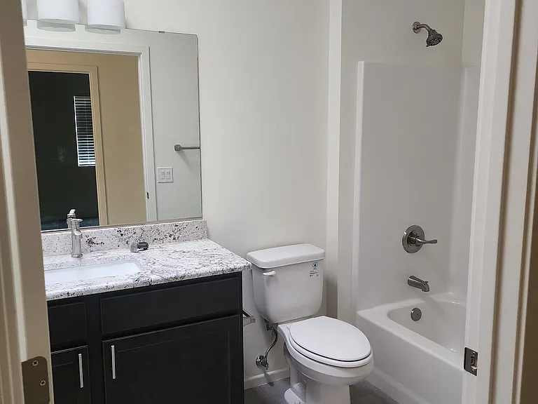 433 S Meadowood Ln — Photo 7