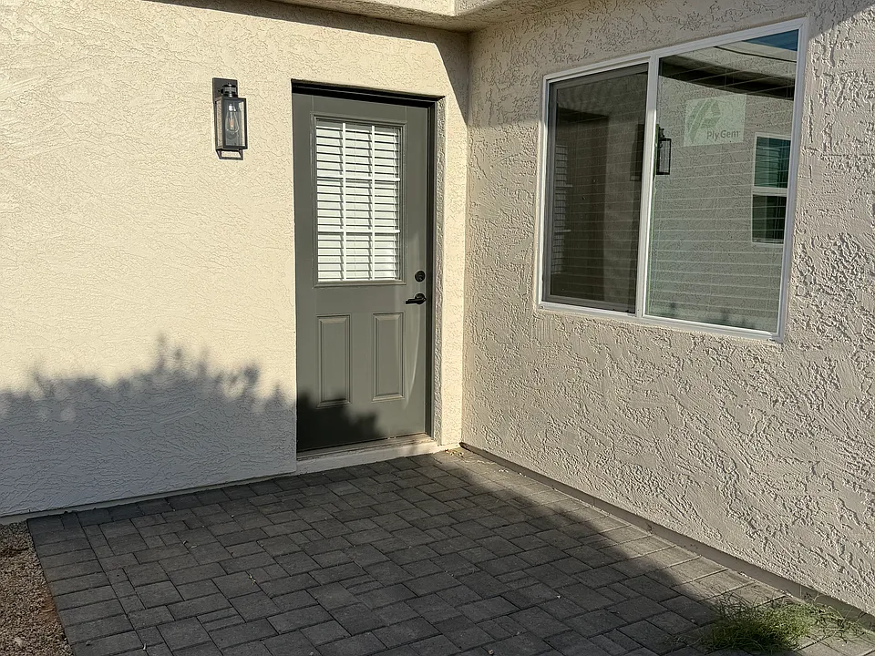 18212 N 43rd Pl
