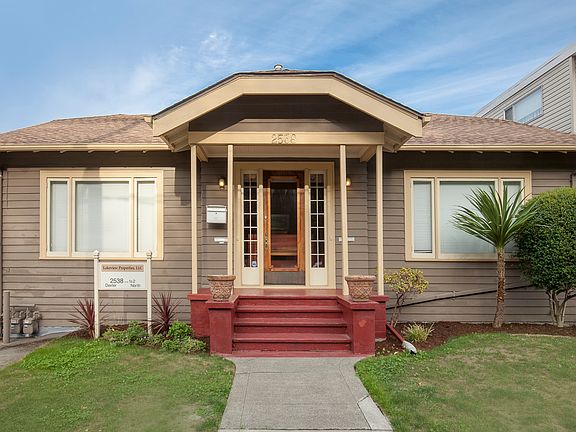 5th image of 2538 Dexter Ave N #A