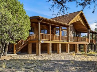 2276 Thunderbird Way, Overgaard, AZ 85933