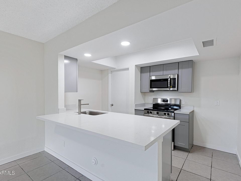 1st image of 925 W PEORIA Avenue #19