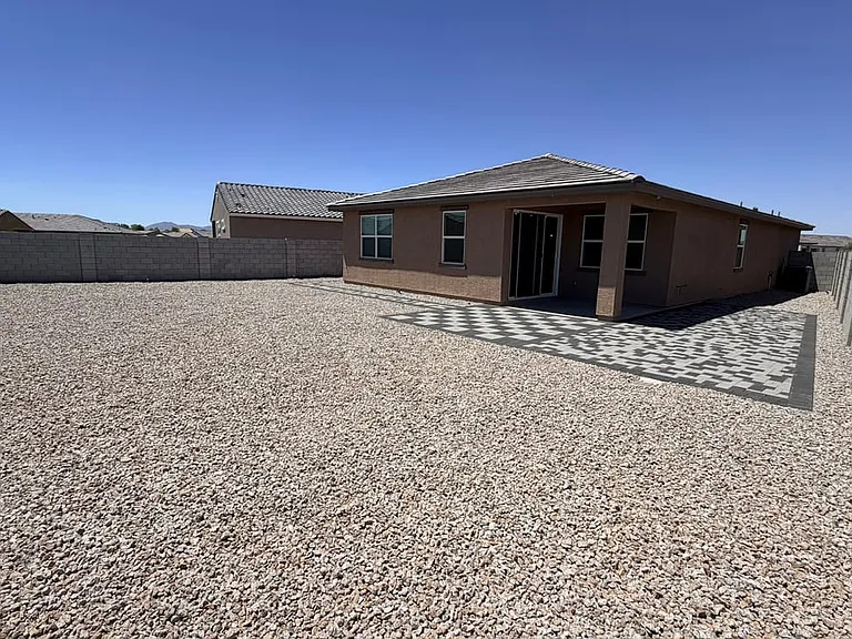 37043 W Vera Cruz Dr — Photo 19