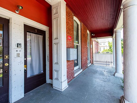 3rd image of 1142 S 6th St APT 1