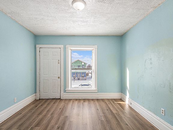4th image of 1012 Prospect Ave SE