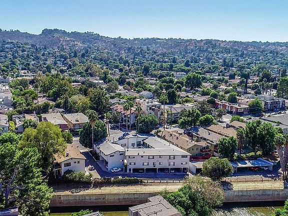 4th image of 13429 Moorpark St