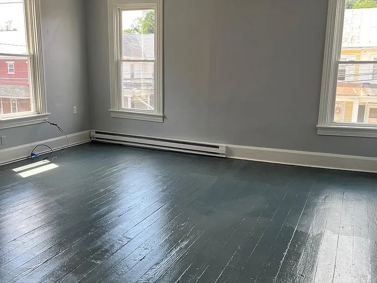 73 S Front St #4 — Photo 3