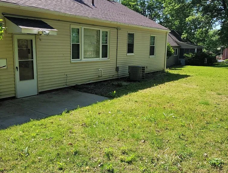 1031 Hereford Rd — Photo 9