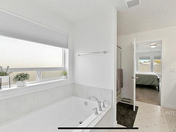 3rd image of 17000 N Tuscarora Way