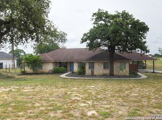 1212 Hillside Oaks Dr, La Vernia, TX 78121