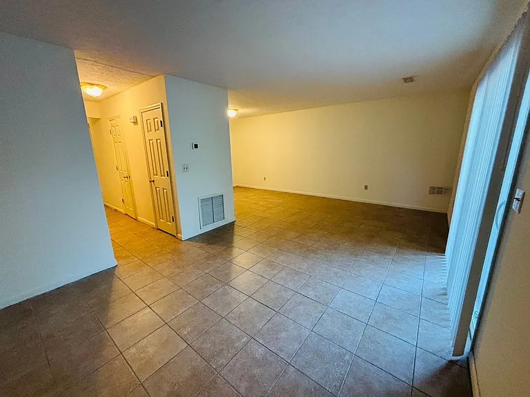 1710 Emerald St — Photo 6