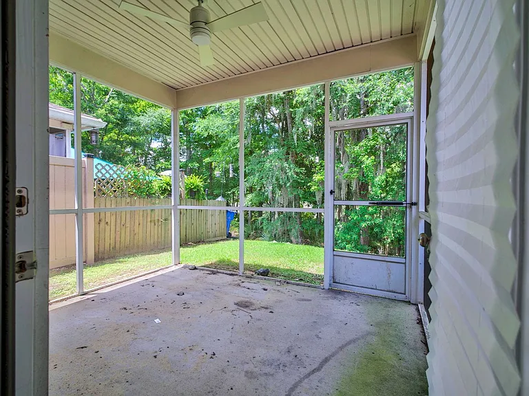 7795 Park Gate Dr — Photo 32