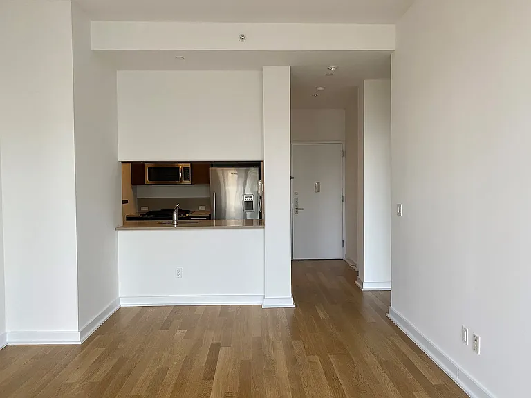 885 6th Ave #38E — Photo 6