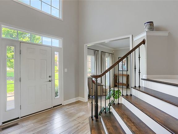5th image of 4007 Lakeview Ln