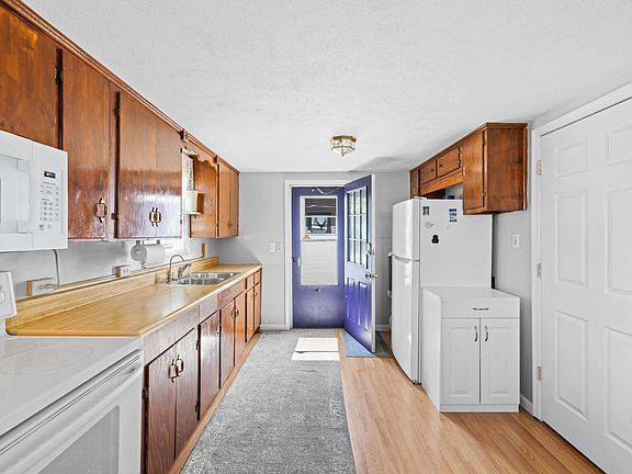3rd image of 3865 Pirkey Ln
