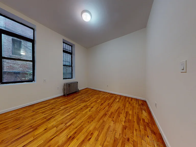 711 2nd Ave #1E — Photo 4