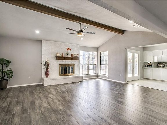 3rd image of 1929 Canterbury Cir