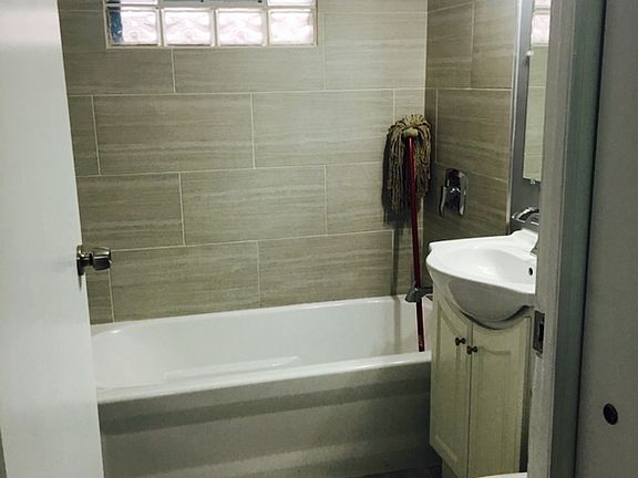 5th image of 25 Walnut St