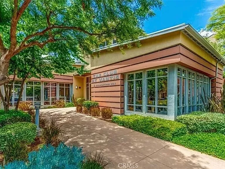 16 Compass Ct — Photo 6