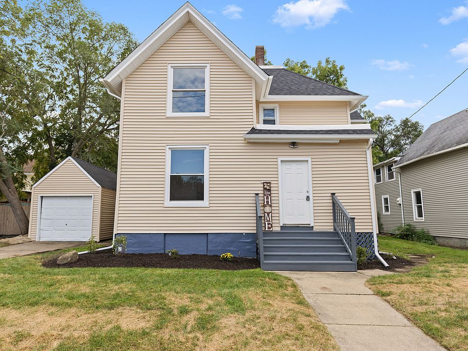 1st image of 1035 Benton St