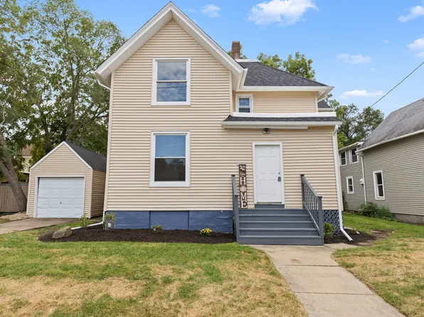 1035 Benton St, Rockford, IL 61107