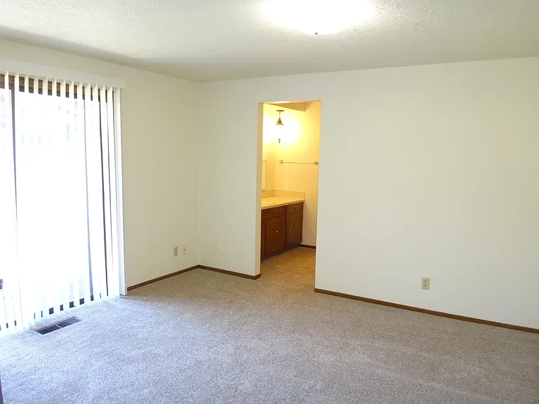 2293 Latona Dr NE — Photo 11