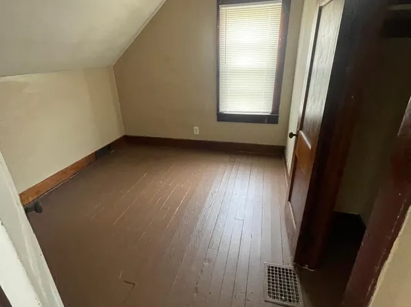 1636 Maple Ave NE, Canton, OH 44705