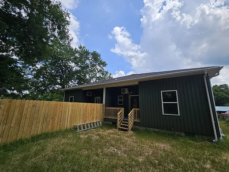 217 E Myrtle St #B — Photo 14