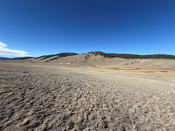 2nd image of 66 Wagon Wheel Rd