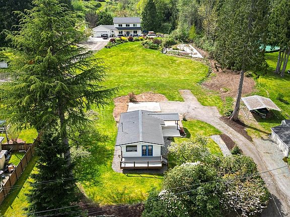 4th image of 477 W Lake Samish Drive