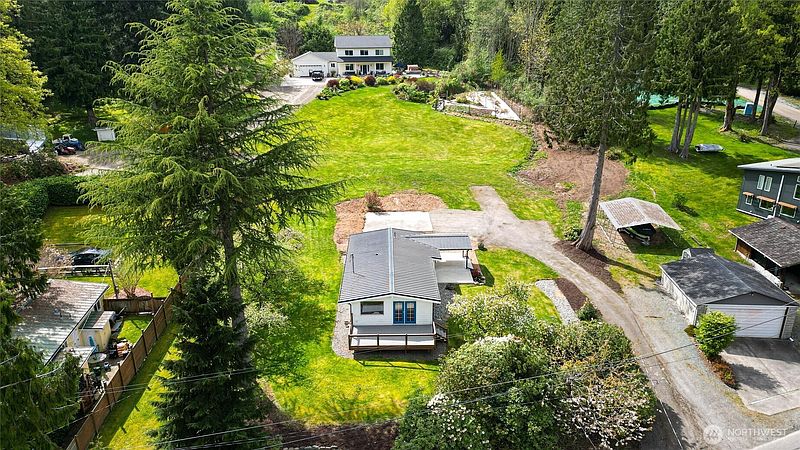 2nd image of 477 W Lake Samish Drive