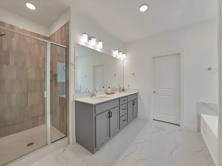 2701 Classical Dr — Photo 13