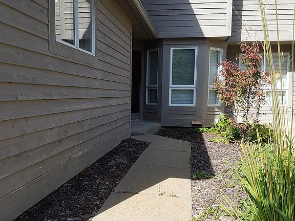 2nd image of 2050 Bancroft Dr