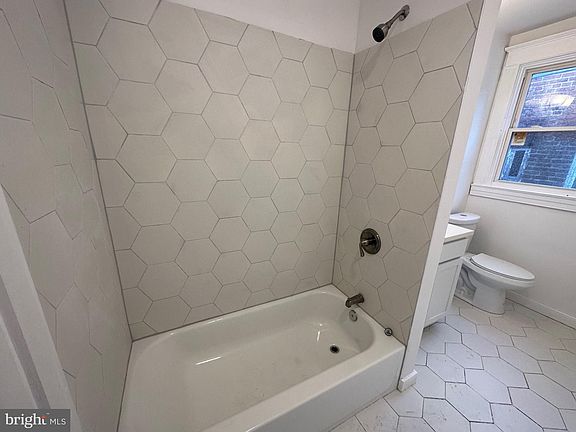 5th image of 4227 Euclid Ave Unit B