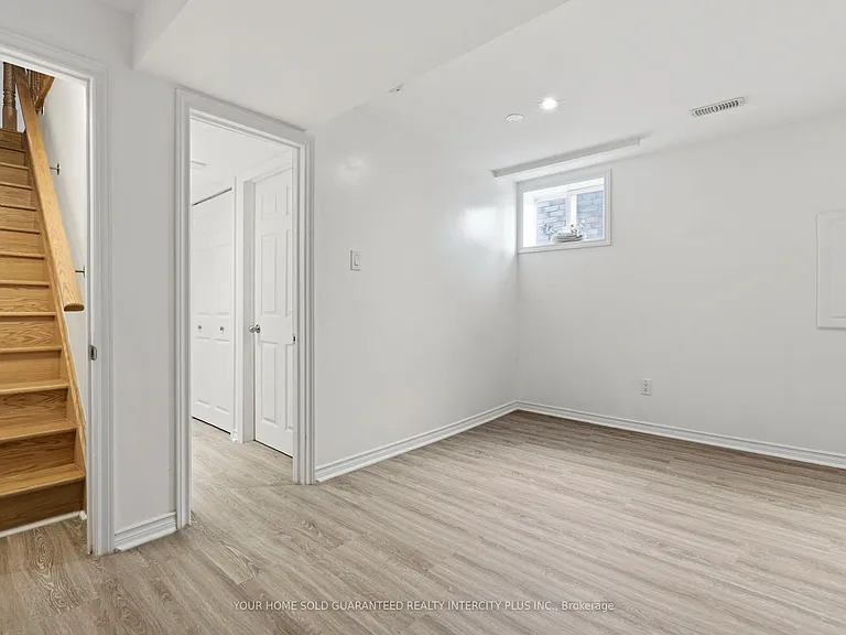 7 Storica Dr #BASEMENT — Photo 3