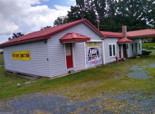 413 E Main St, Seagrove, NC 27341