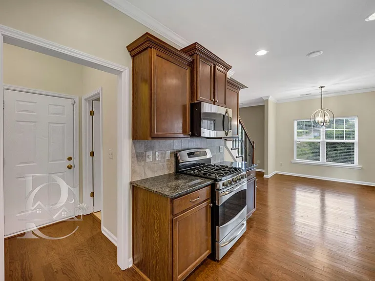 328 Northwood St — Photo 12