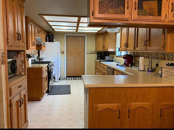 4th image of 878 E Clark Ave #A