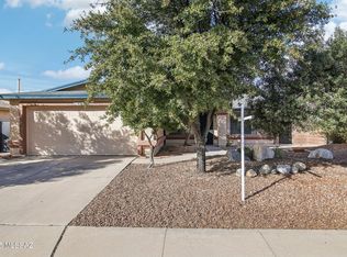 10251 E Woodhaven Ln, Tucson, AZ 85748
