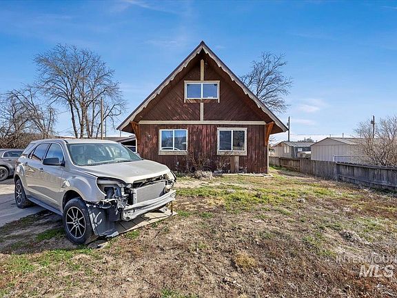 2nd image of 586 Bolton St