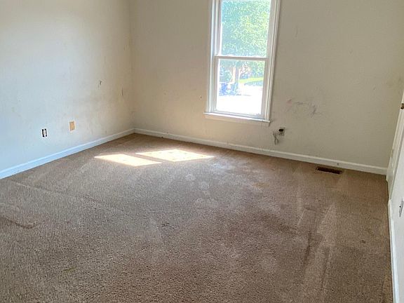 2nd image of 305 Kristin Dr #C